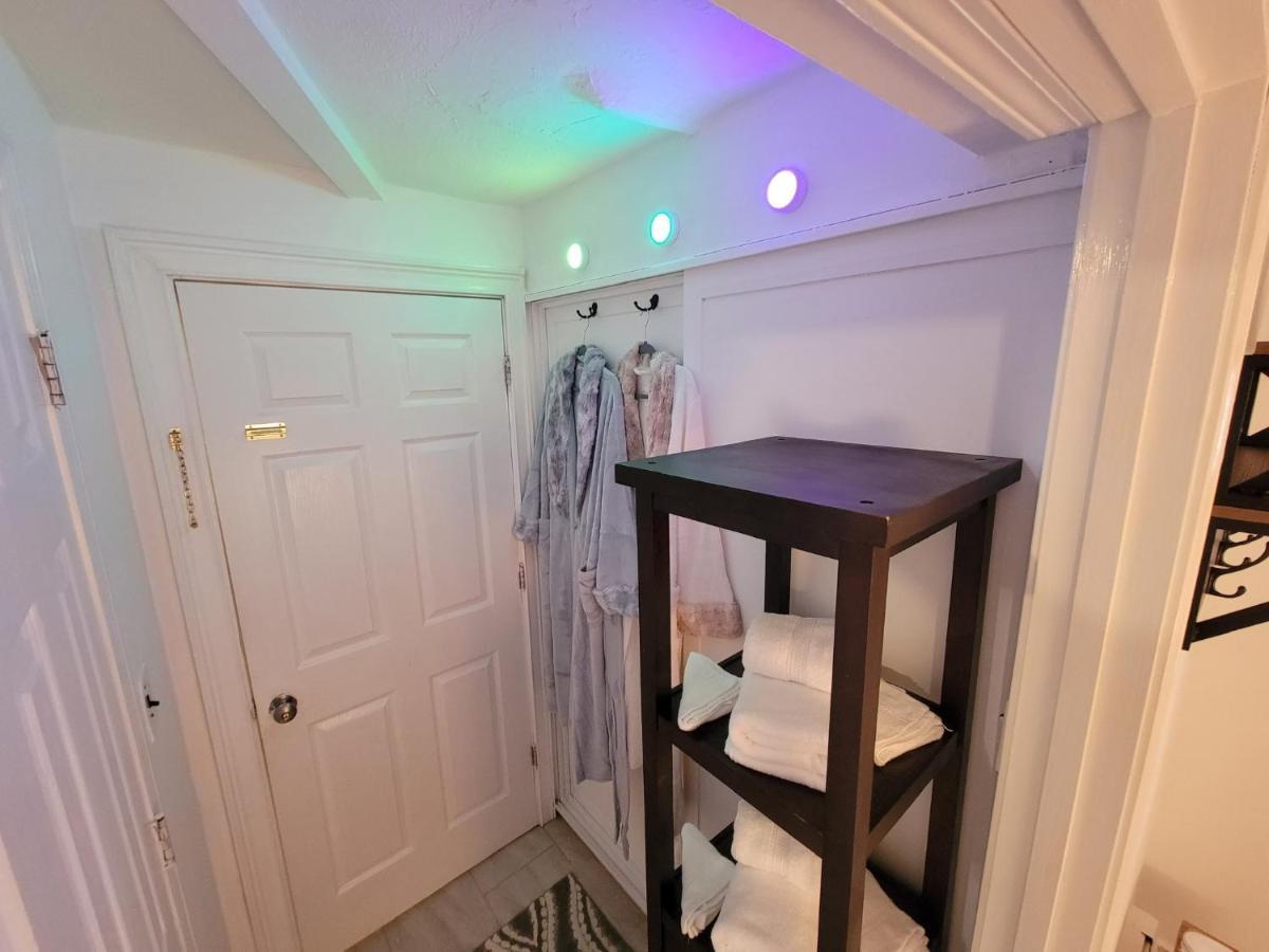 Comfy And Chic Boston Apartment! Free Parking エクステリア 写真