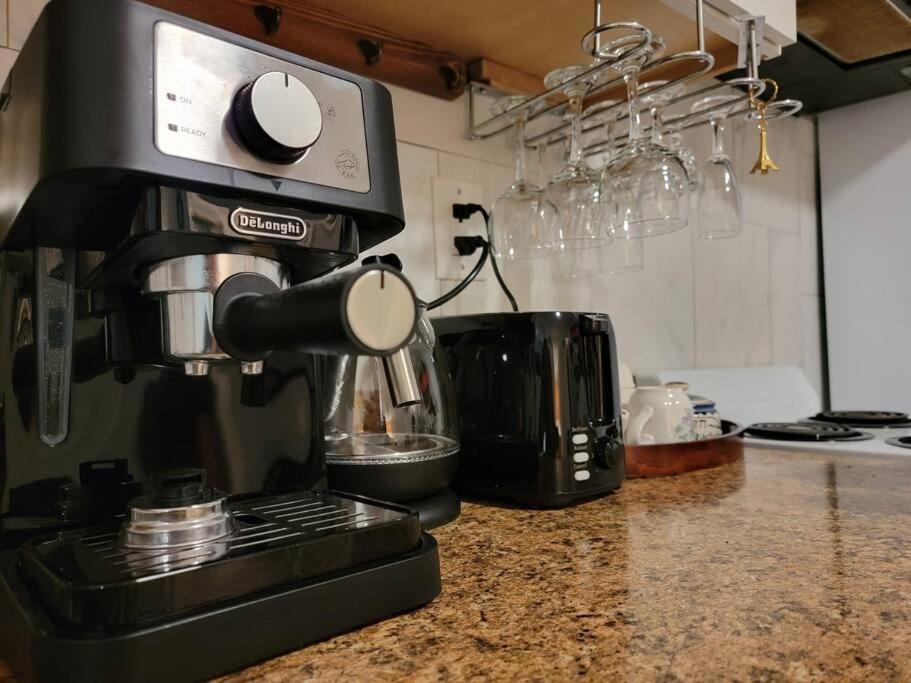 Comfy And Chic Boston Apartment! Free Parking エクステリア 写真